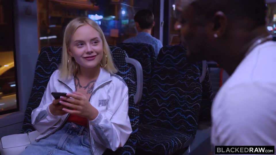 痴汉公交车#白虎#3P#骚逼#舔逼#露出#性交